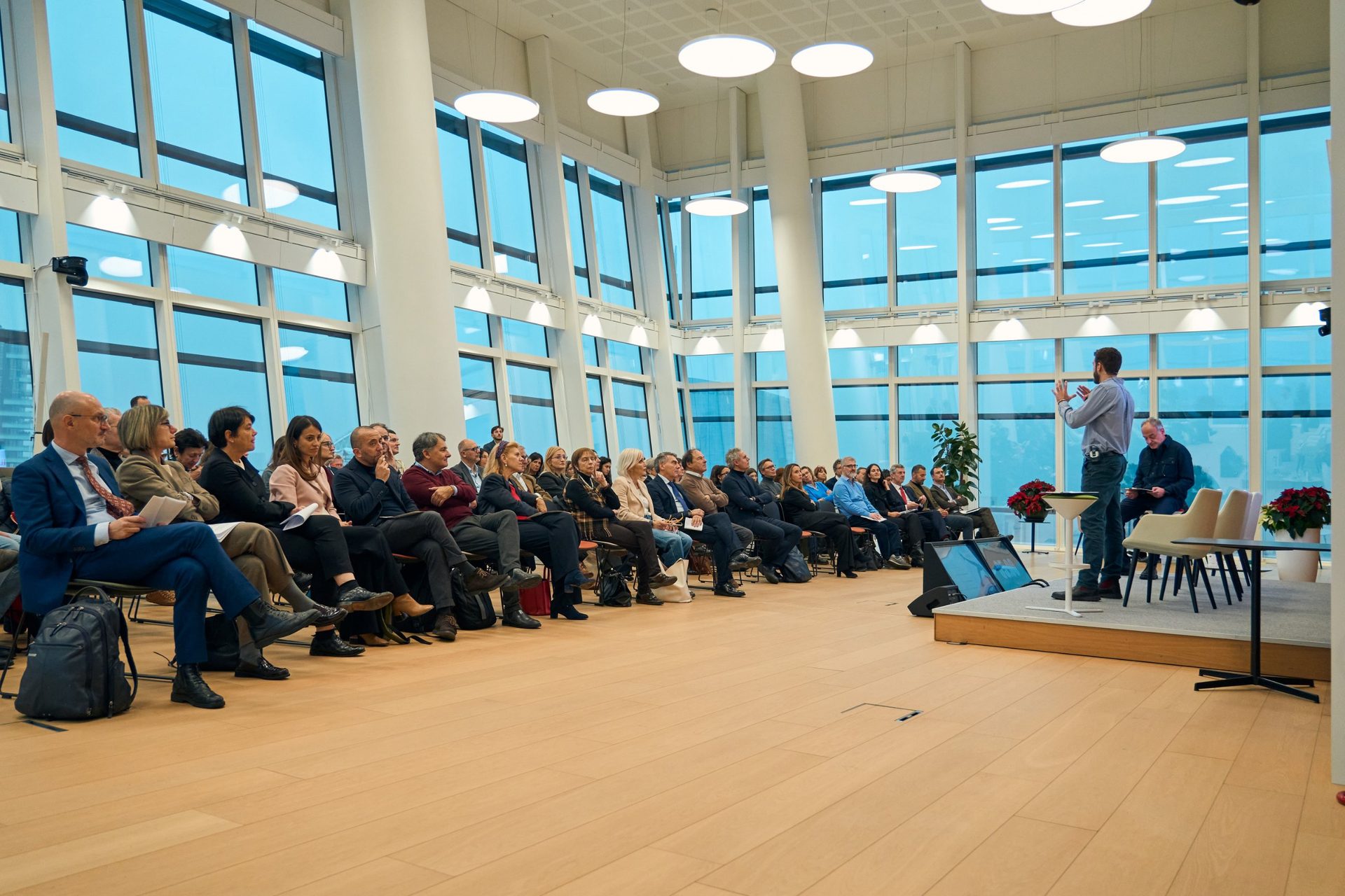 Pubblico in sala durante un intervento dell'edizione 2025